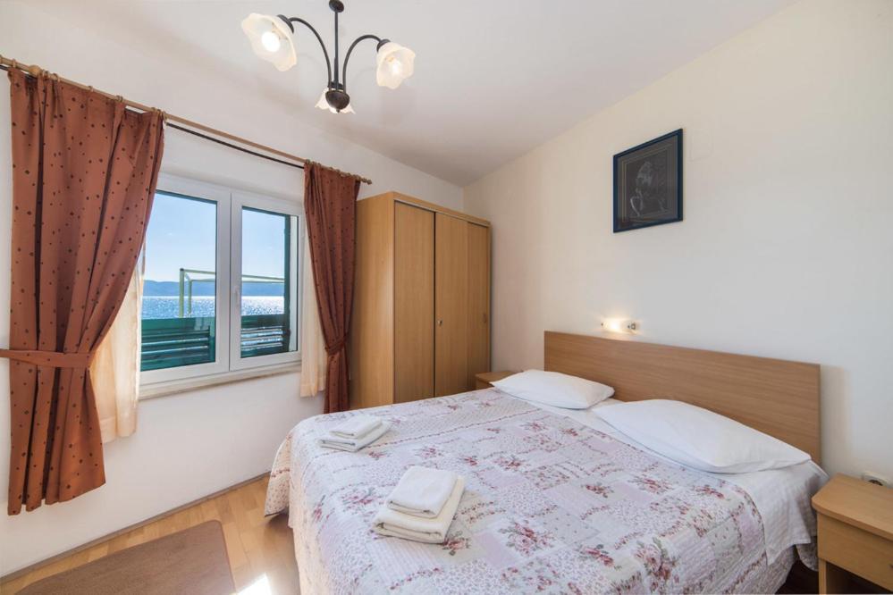 Apartments Dominko Brist Exterior photo