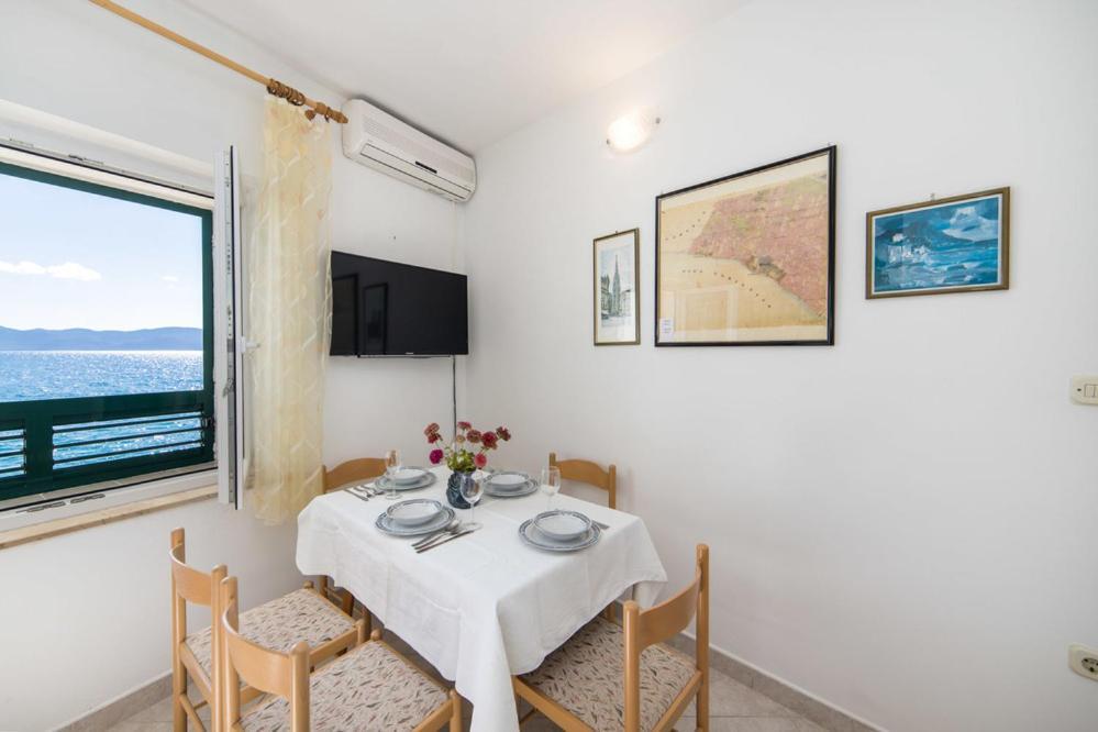 Apartments Dominko Brist Exterior photo