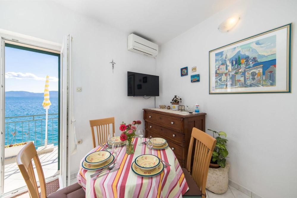 Apartments Dominko Brist Exterior photo
