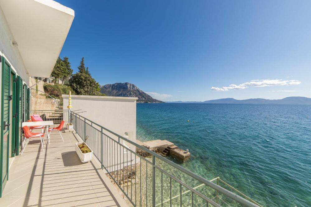 Apartments Dominko Brist Exterior photo