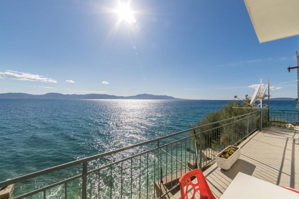 Apartments Dominko Brist Exterior photo