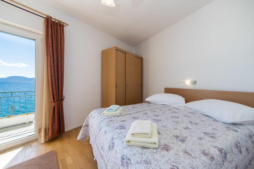 Apartments Dominko Brist Exterior photo
